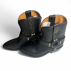 BRAND NEW FRYE BILLY SHORT HARNESS BOOTS 🤠